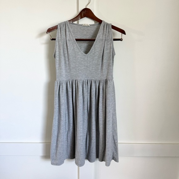 See You Monday Dresses & Skirts - SEE YOU MONDAY Gray Sleeveless V-Neck Dress Stretchy Pullover Sz